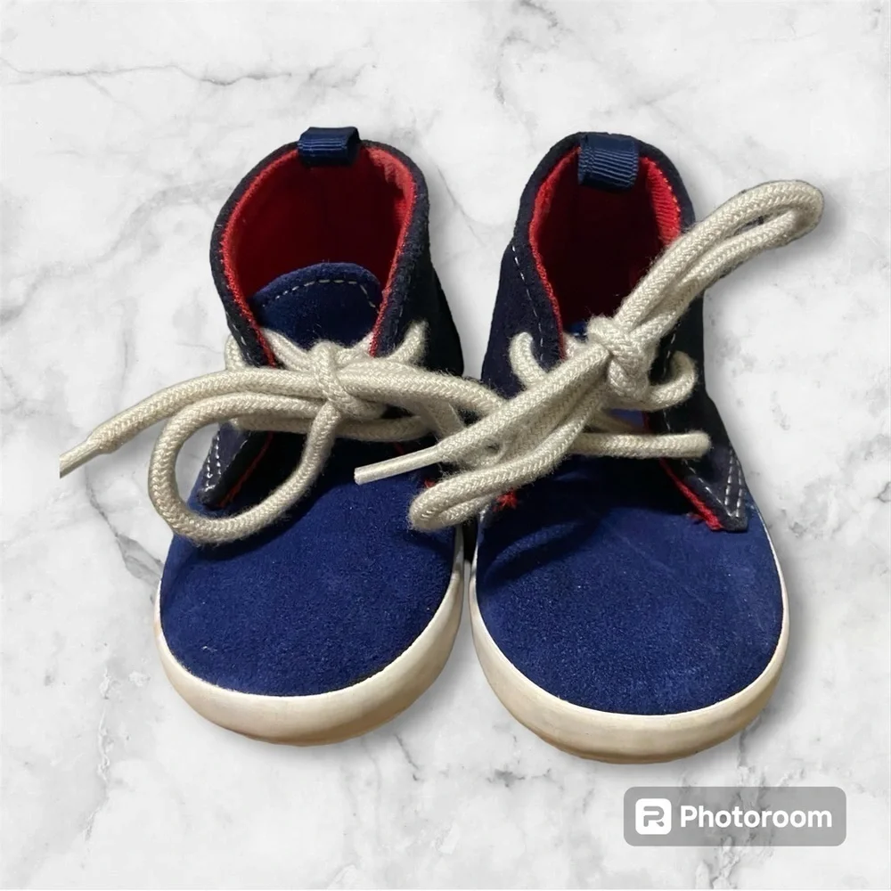 Baby Gap Size 6-12 Months Cow Suede Shoes